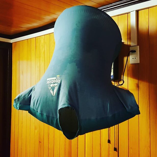 twitchelAU's tweet photo. When you need to dry your quick dry shirt in Vietnam #sweatingballs https://t.co/B0dE0c238e https://t.co/YgwZal1Rvy