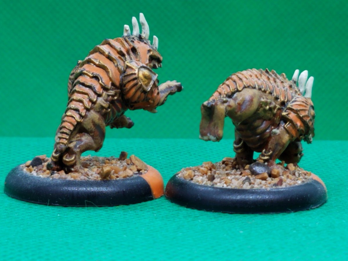 empryme's tweet photo. For this late night #miniaturemonday , I move onto more #warbeasts of the #Skorne. Here, the #repitlehounds. They are fairly beefy for their size and nasty in larger numbers. Fun fact: these things are as close as the Skorne get to pets.
#p3painters #HORDES #brushforhire https://t.co/1PfnNvzbes