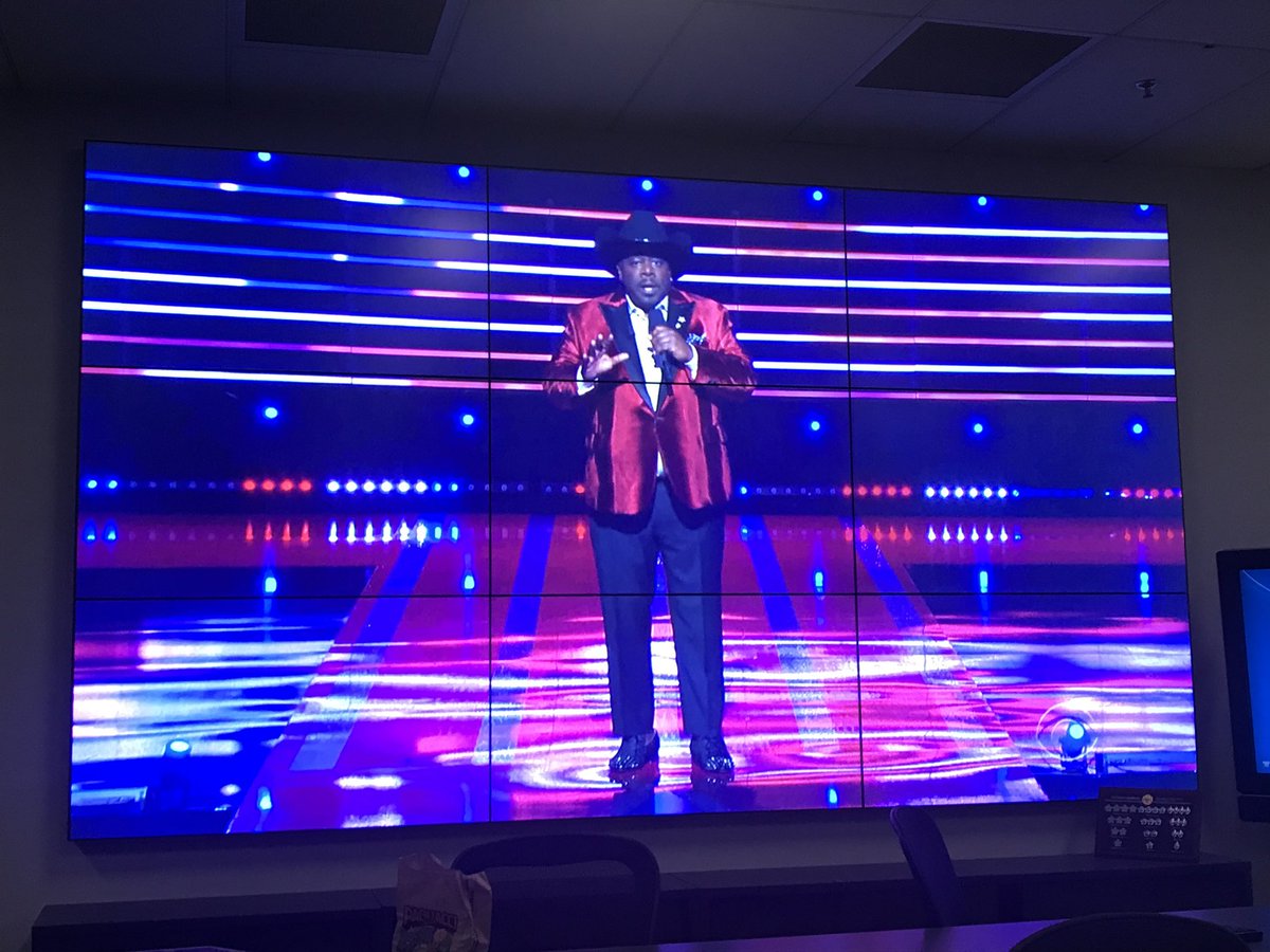 BigWalt71's tweet photo. Tune into @CBS to watch @LipSyncRescue and catch me and my friends from @SeattlePD hopefully win the challenge.
#LipSyncRescue #lipsyncseattle #emeraldcity https://t.co/Zwkb9P6R2L