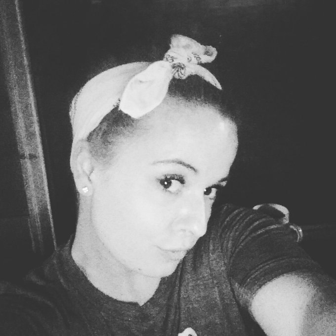 Y'all come say hi. Going live in 40 mins. https://t.co/cBBg9yu1N8 https://t.co/ZXsAgBScpO