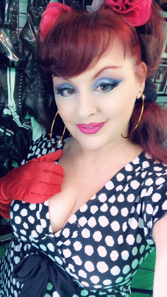 EroMindScapes's tweet photo. Just finished filming #hypnodomme #losangeles #FOOTWORSHİP #findom #femdom #hypnoboss spoil #goddess https://t.co/YkGHjxz56E