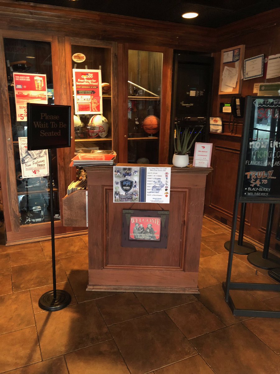 Cover4SCN's tweet photo. Thank you to Rookies Sports Bar & Grill @rookieschicago for supporting @SCNFBplayers!
#SupportTheStars! https://t.co/Dx3o5lUjsB