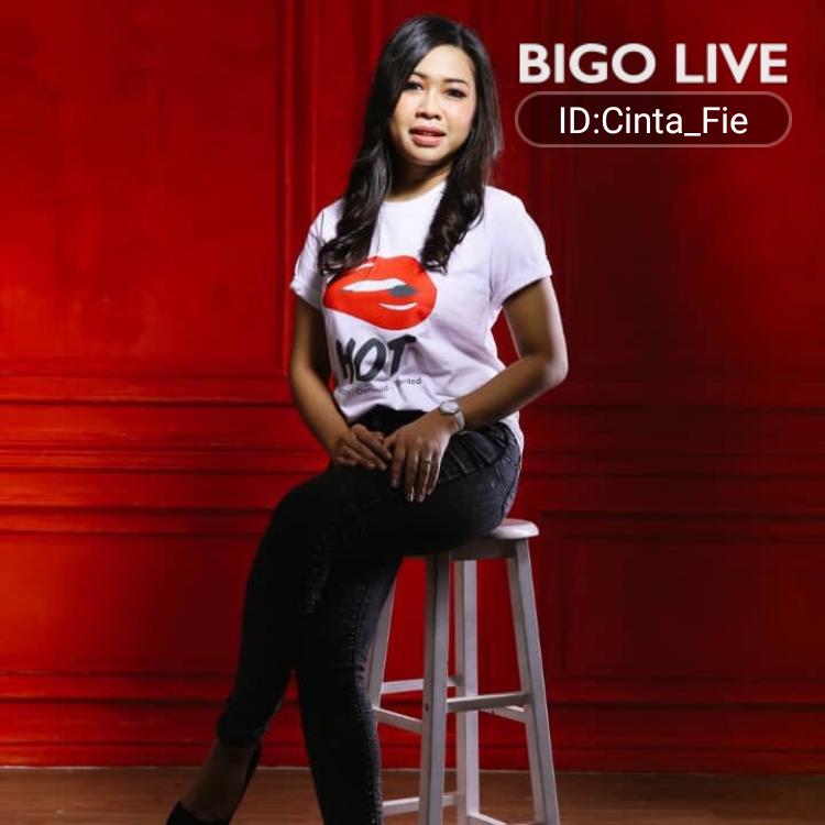 ALIBABA75280620's tweet photo. Come and see ʰ°ᵗ💋Cint4h4ti💄's LIVE in #BIGOLIVE: Please support🙏🏻  
https://t.co/x5enRtf1TW https://t.co/ZfwkgbN6or