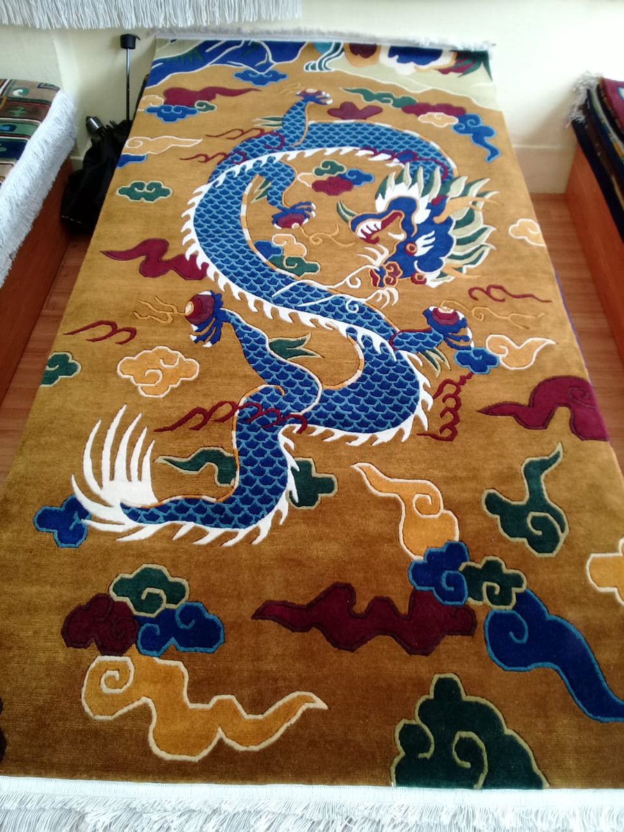 SusanRu89816319's tweet photo. Nepalmade handicrafts arts felt crafts hemp bags Nepali rugs silver jewelry singing bowls pashmina statues wholesale for christmas, home decor, boutiques, fashion world #nepalmade #gifts #handmade #boutique #fashion #giftideas https://t.co/S3PSwIe93M https://t.co/rQhD8dZSOf