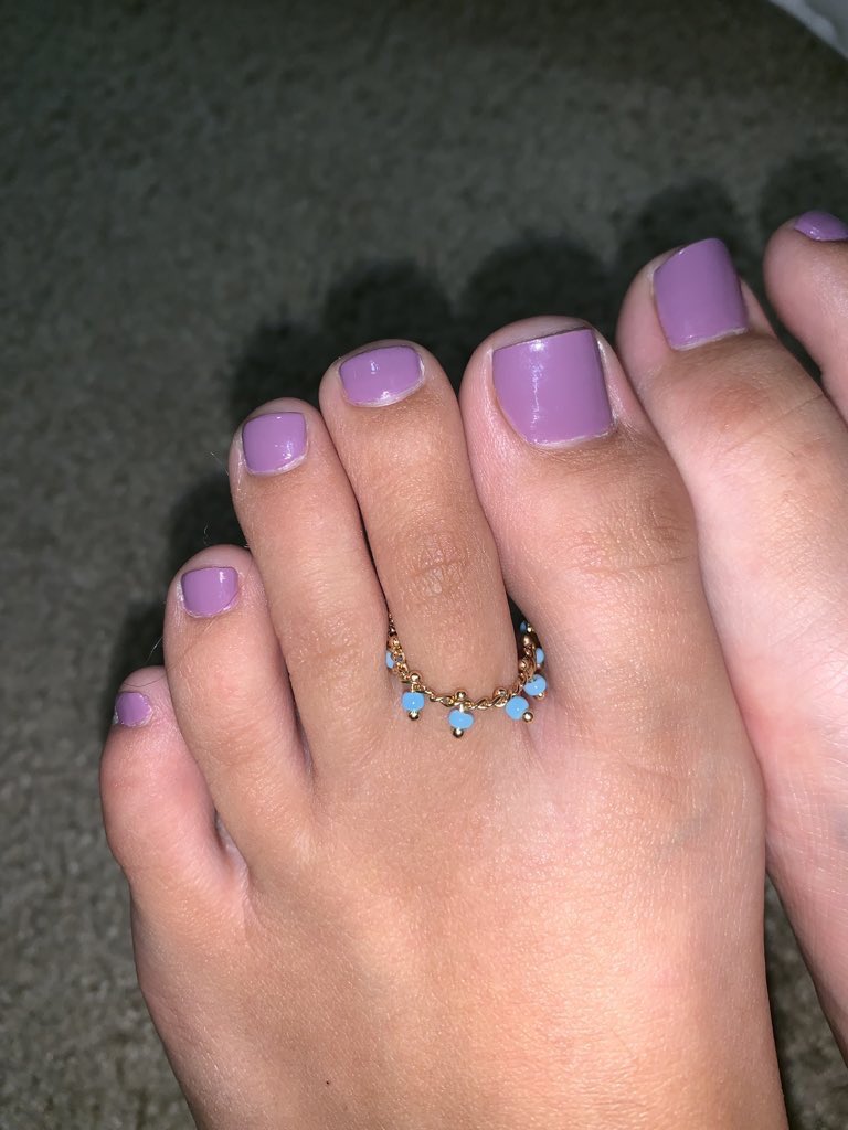 WorldWideFeet's tweet photo. Super sexy @NicoA64704408 toenails.
#TeamPrettyToes 🔥 https://t.co/BwZjTBwPtt