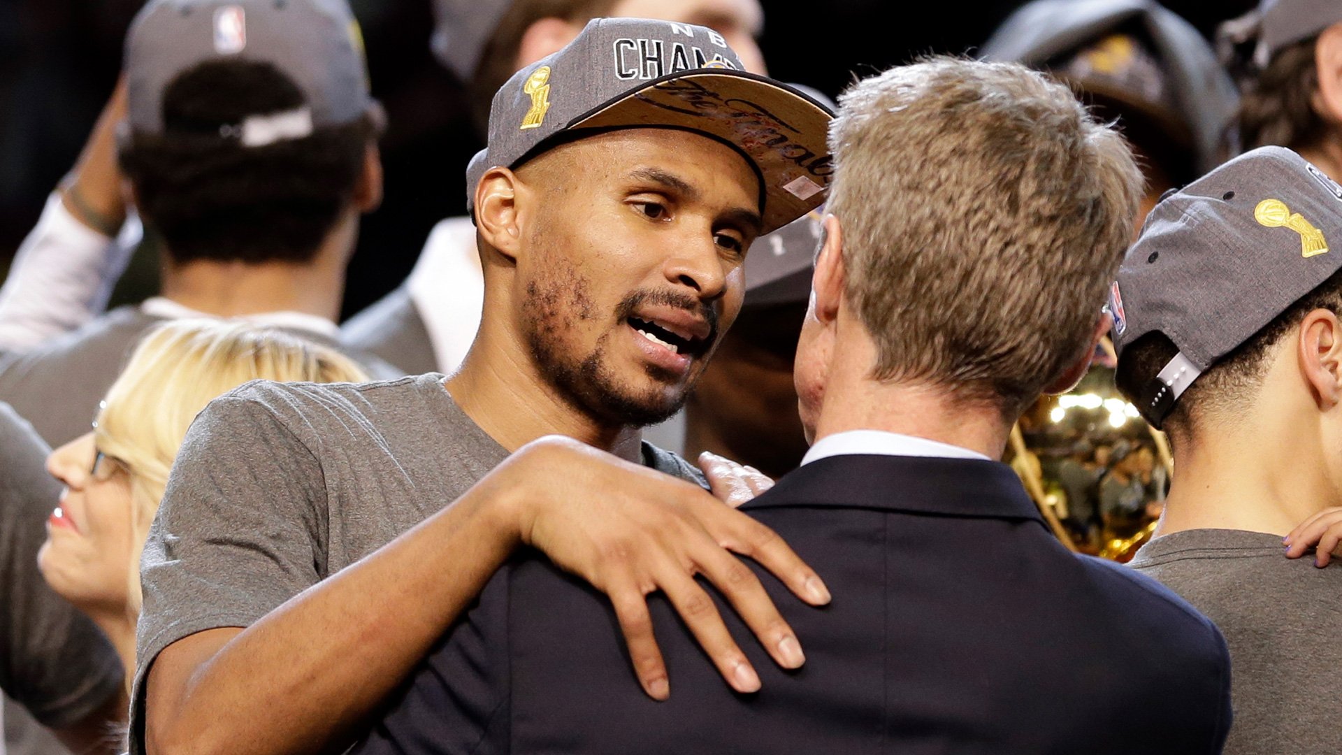 NBA Brasil - Muito RESPEITO entre Leandro Barbosa e Steve Kerr! 👏🏀  #ThisIsWhyWePlay #FIBAWC