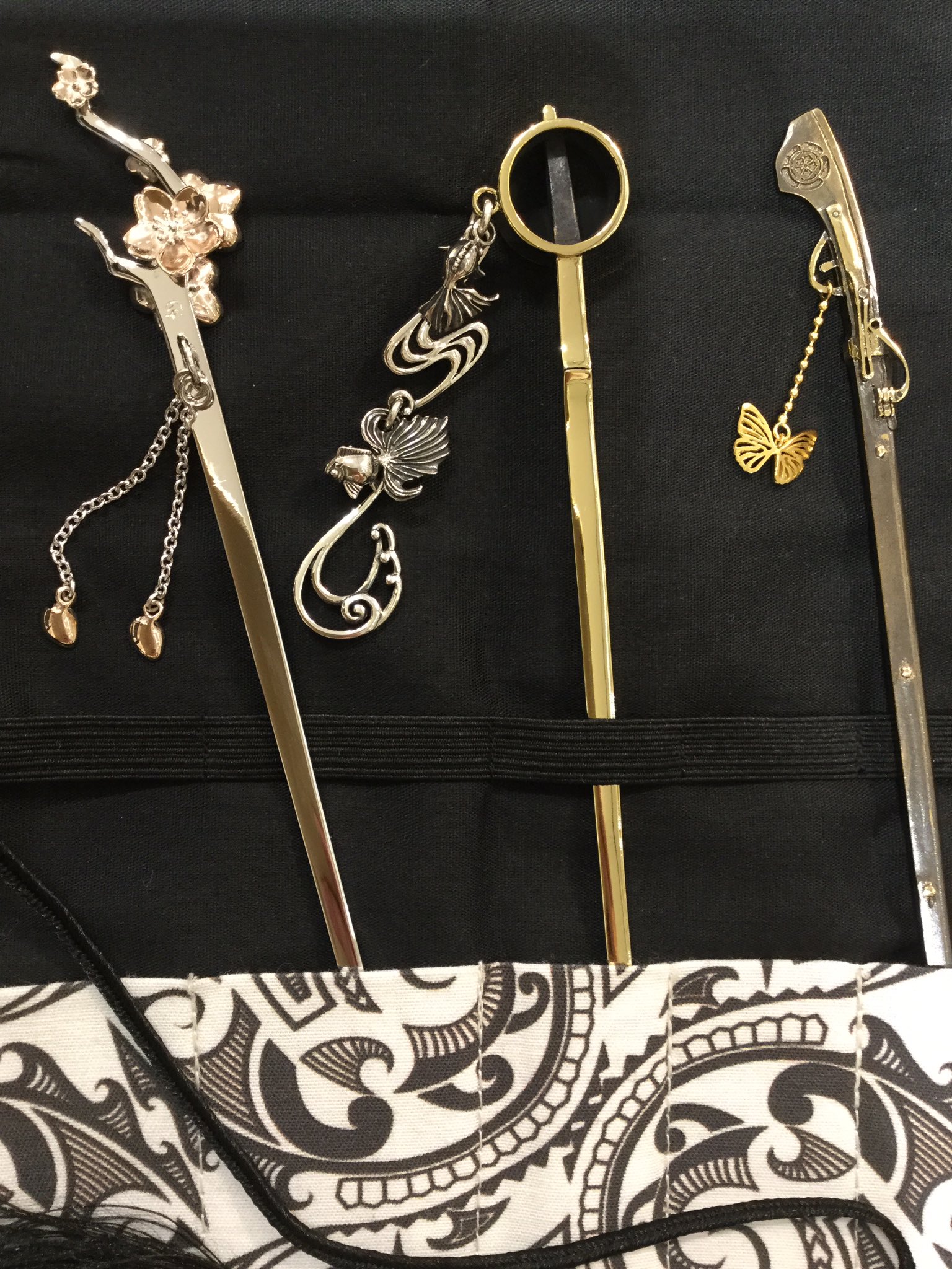Wargo店舗販売スタッフ 鹿児島かんざし屋 みなさん こんにちは 9月に入りましたが まだまだ暑い 鹿児島です そんな本日は男性にも人気のシルバーかんざしのご紹介 O ずっと眺めていたくなる 圧倒的なかっこ良さ ぜひお店で実感し