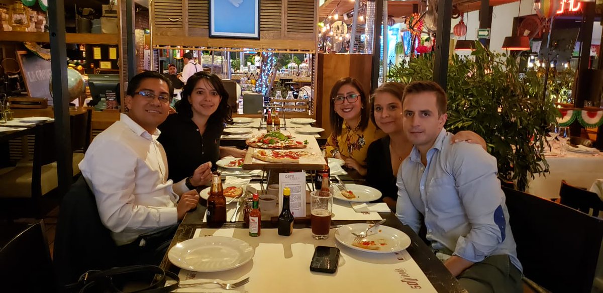 MELANNYGO's tweet photo. Mis amigos tóxicos .. 3 meses sin vernos y bajé 4 kilos 🤷‍♀️ jajaja pero ya estamos de regreso #segundoaire aquí vamos, no importa que sea lunes 😂😂 @ceciguantes  @Lordrete  @gabo_mmy @acontrev ❤ https://t.co/gSP3DFvgAI