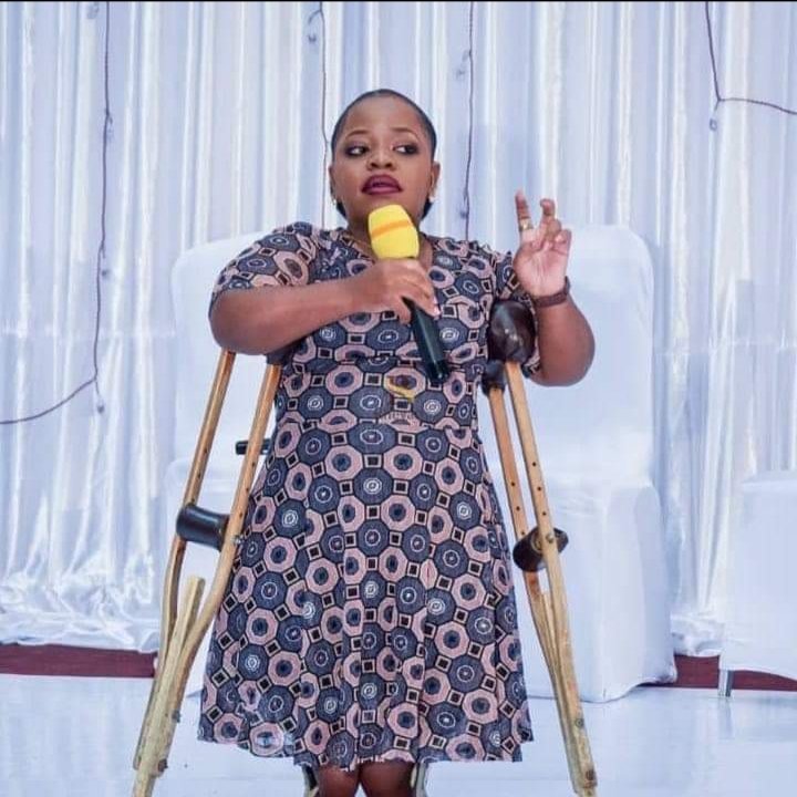 wiseladysophey's tweet photo. Usijiangalie jinsi ulivyo na kujiona huwezi,amini uwezo uliondani yako unaweza kuleta mabadiliko.Kumbuka mafanikio si kuwa na vitu,ni kugusa maisha ya wengine ili wainuke na kusonga mbele.
I CAN
Asante kwa muda wenu
Speakers conference2019
#inspirationalIcon https://t.co/eZSVj40w56