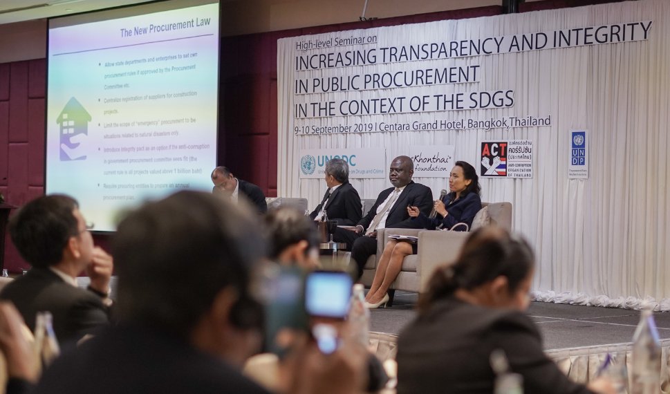 APINTACTNetwork's tweet photo. "You can’t solve problems by writing more restrictive laws. Make things more transparent, let 65 million+ Thais to help scrutinize" - Dr. Deunden inspires as she reflects on #Thailand public procurement law. #transparency #participation key to #Integrity4PublicProcurement https://t.co/uN8hyY0DGe