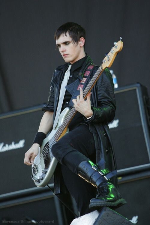Happy Bday Mikey Way !!!    