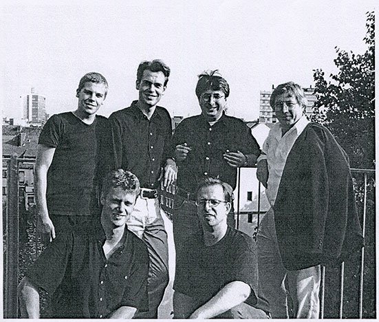 ig_onsocial's tweet photo. Die InformationsGesellschaft wird heute 20 Jahre alt🎂! Wir freuen uns unglaublich und bedanken uns bei allen unseren Kunden, unserem tollen Team, allen Weggefährten – und bei euch! Auf die nächsten 20 Jahre! Übrigens seht ihr hier unser Gründungsfoto von 1999.😉 #HappyBirthday https://t.co/V4W79WUKxr