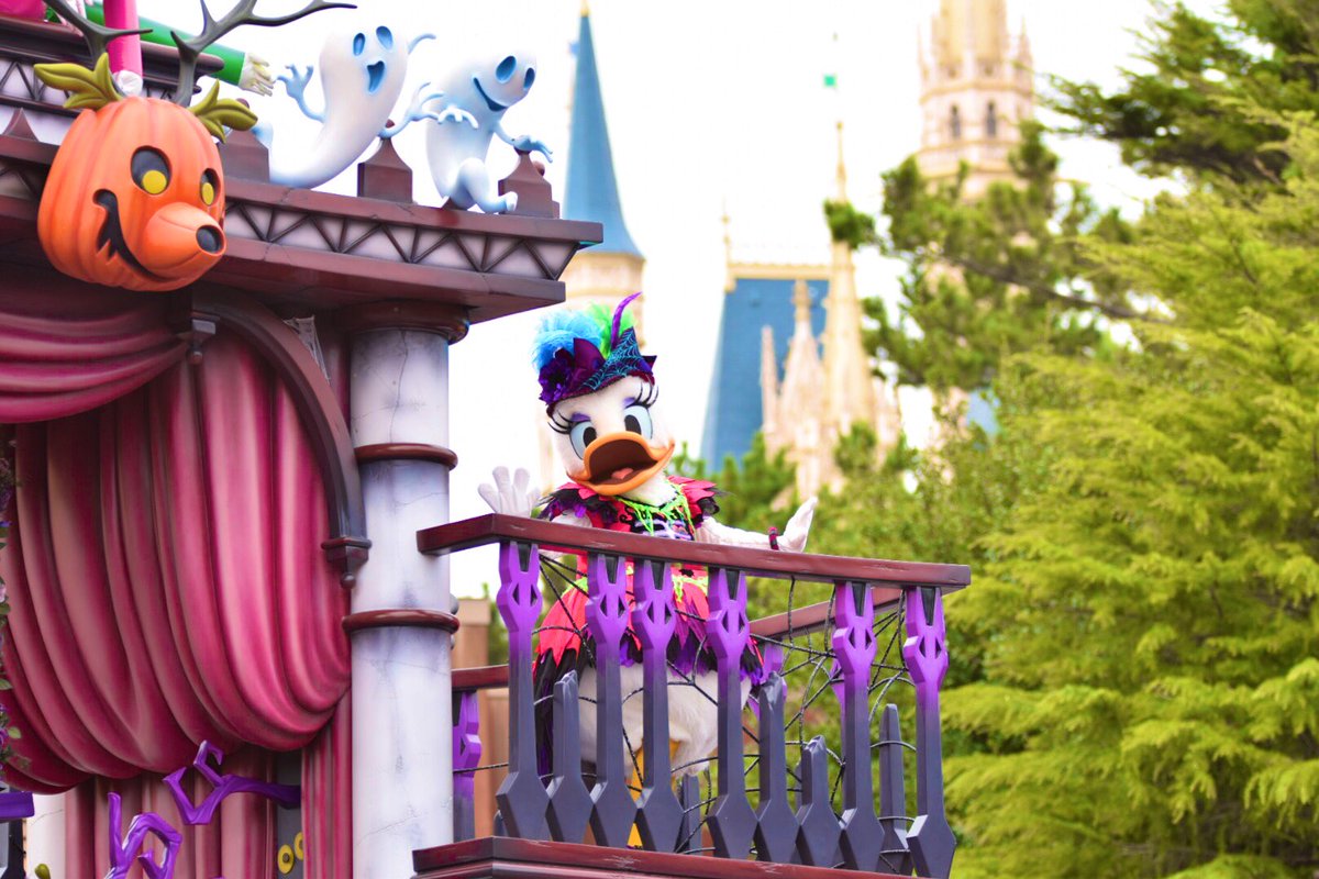 ささ ディズニー ハロウィンも開始 自分がハロウィン生まれだからか ディズニー ハロウィンには何か感じるものがある 24歳以降は纏めて歳取ることにしたから 今年も誕生日は来ないし24歳のままだが 誕生日が近づくとアピールが凄くなる トリックオア