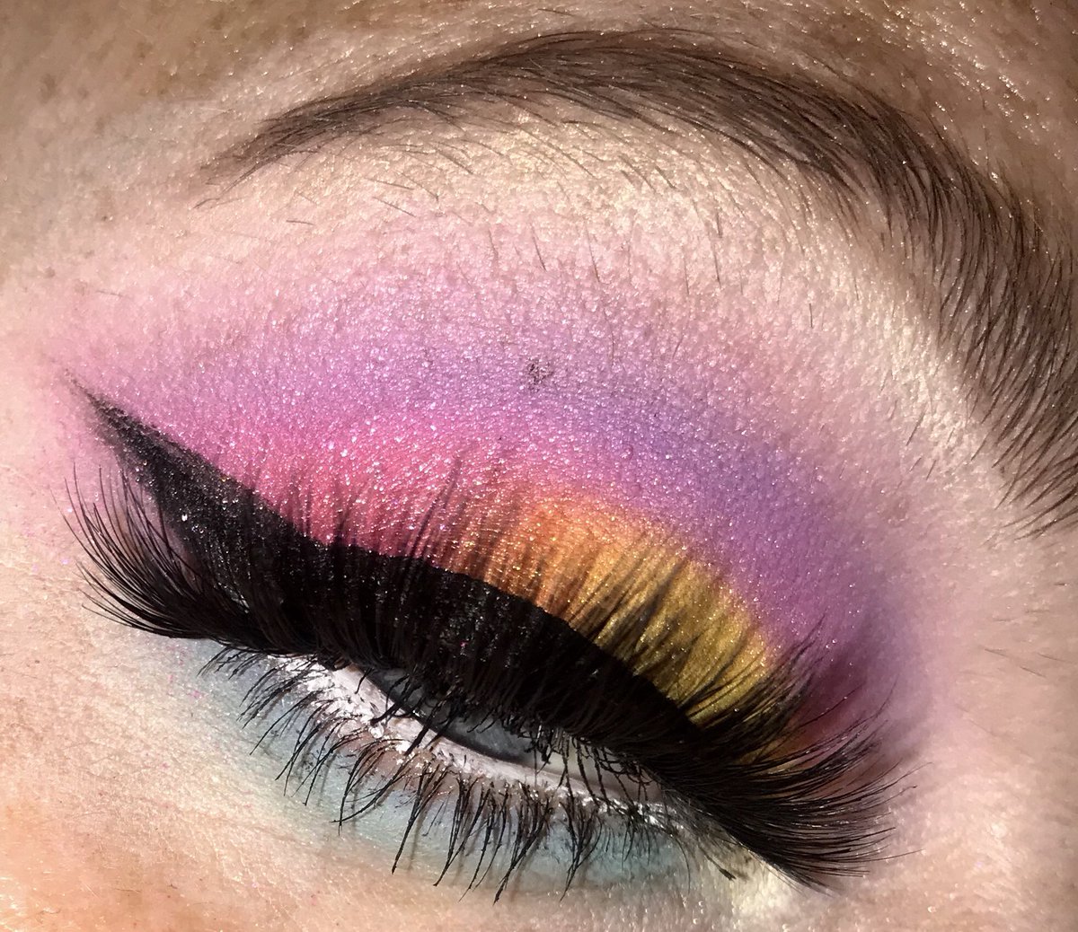 GemmaKellySmit2's tweet photo. Bold colours are my thing jawbreaker how you doing there #jeffreestarcosmetics #Jawbreaker #living #bold #practicemakesperfect https://t.co/nNBIo7z57N