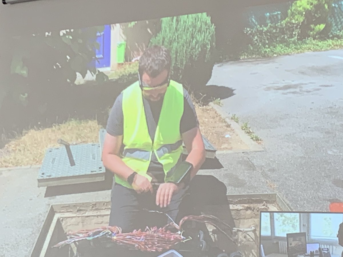 Pascal__Perrin's tweet photo. #ChallengeUP2019 ouverture de la deuxième journée du Grand Jury, merci à #UINDF , le Learning 4.0 avec les lunettes connectées en situation de travail  ! @akabeche1 @KoenVermeulen70 @Orange_France @Orange_EMT @LeCnam @CaroleLecoutre #AFEST. https://t.co/qeHMriRDNQ