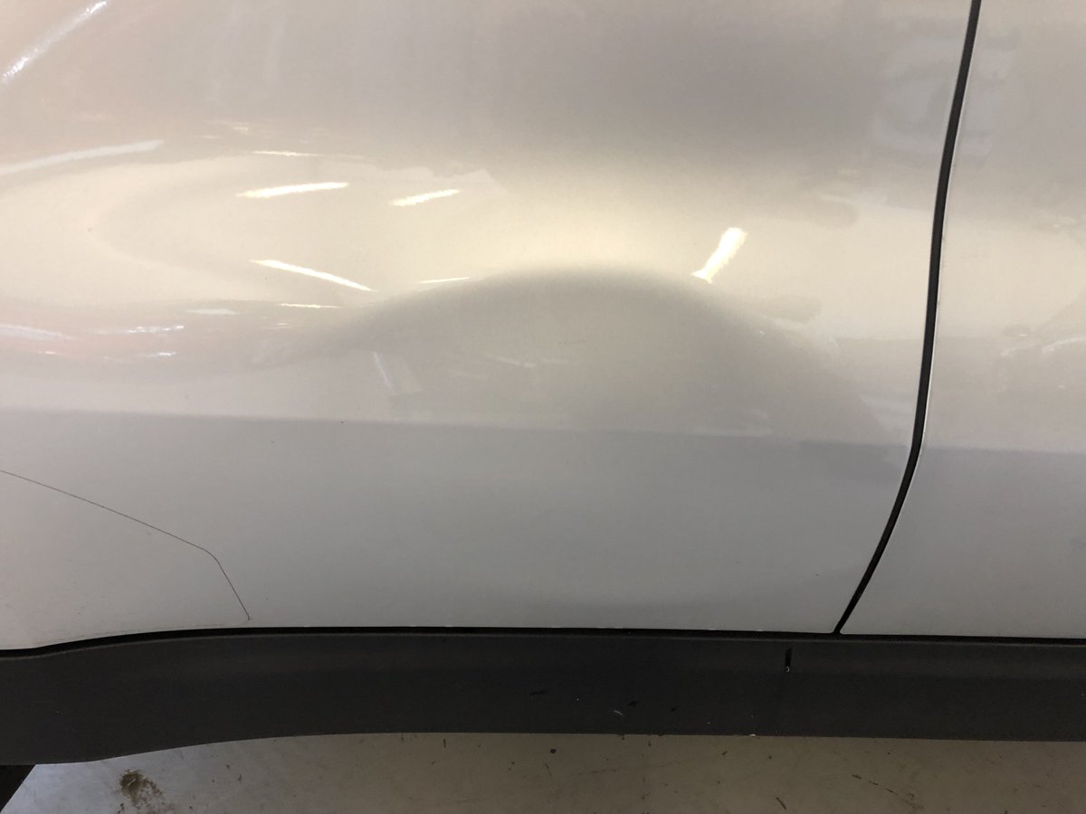 TheRepairSmart's tweet photo. We can't get enough of these before and after pictures! These outstanding results are from our Paintless Dent Removal service that has been fine-tuned over two decades. Not only will this method save you time but it could save you money too. #carrepair #paintlessdentremoval #PDR https://t.co/kXyWzfcS76