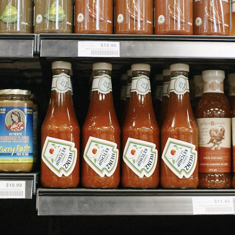 creapills's tweet photo. Heinz retourne l’étiquette de ses bouteilles pour montrer le meilleur moyen de s’en servir

Plus d'infos : https://t.co/DEZRBJTXz9 https://t.co/vCx4lTK3ks