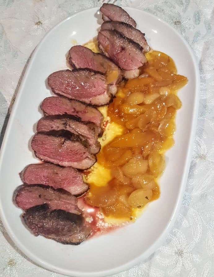 Gracias <a href="/danigarcia_ca/">Dani García</a> por la espectacular magret de pato con albaricoques (en este caso melocotones) siguiendo los consejos de <a href="/hacerdecomertve/">Hacer de Comer: Dani García</a> . Gracias por compartir los detalles para un plato de 10! #AmparoAlcaldeDixit