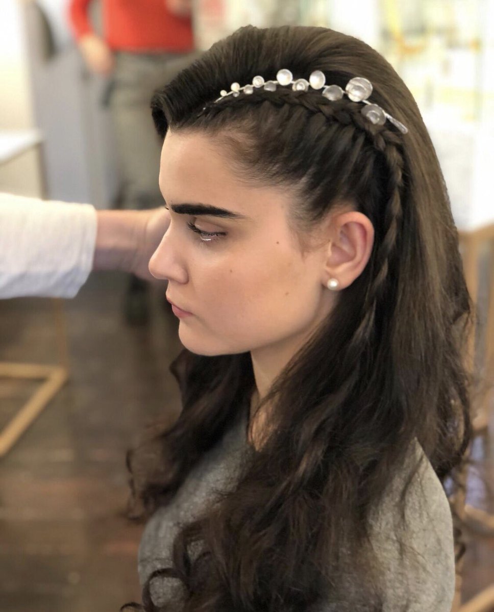 171Salon's tweet photo. How beautiful are these styles with this gorgeous hair jewellery? For something different and unique speak to our team of stylists who will find the perfect look for you.#islington https://t.co/VbCm7xisRx