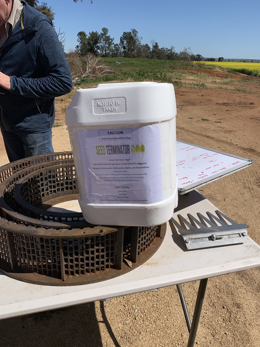 rick_rundell's tweet photo. No more #windrowburning for @markt8040. Future thinker using the Terminator system for seed set control. Thanks @brendanw59 for tech support #grdcstudytour https://t.co/ZX1FC4Rpve