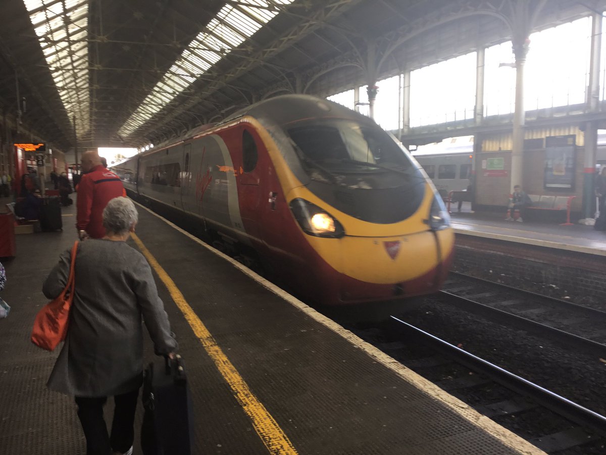 CicelyTmd's tweet photo. #2019RailtourDay6
09/09/19 Airedale
390 (Iβll get number at CAR, hungry, need early brunch π
1S42 0730 London 1S42 0730 London Euston to Glasgow Central
Virgin Trains (West Coast) service
@VirginTrains
#LoveStephanie π #Pendolino #WCML #LuneValley #FoundaSeat https://t.co/fWZrYiDSvr