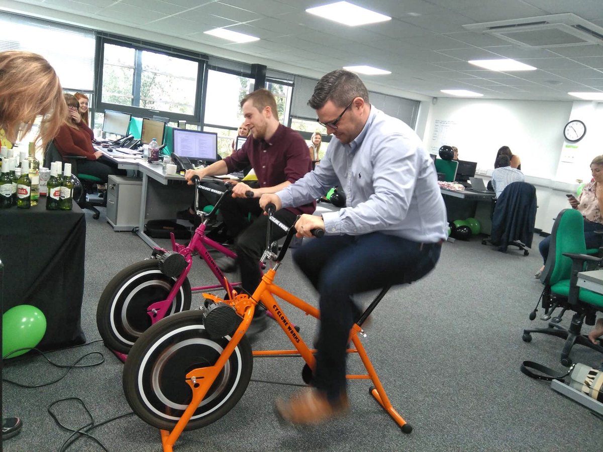 CycloneWorks's tweet image. Lots of fun being had here at Alpha Generation! #smoothie #fruit #fresh #icecold #race #bike #cycle #smoothiebike #pedal #pedalpowered #trafficlights #alphagen #spinach #delicious #cycloneworks