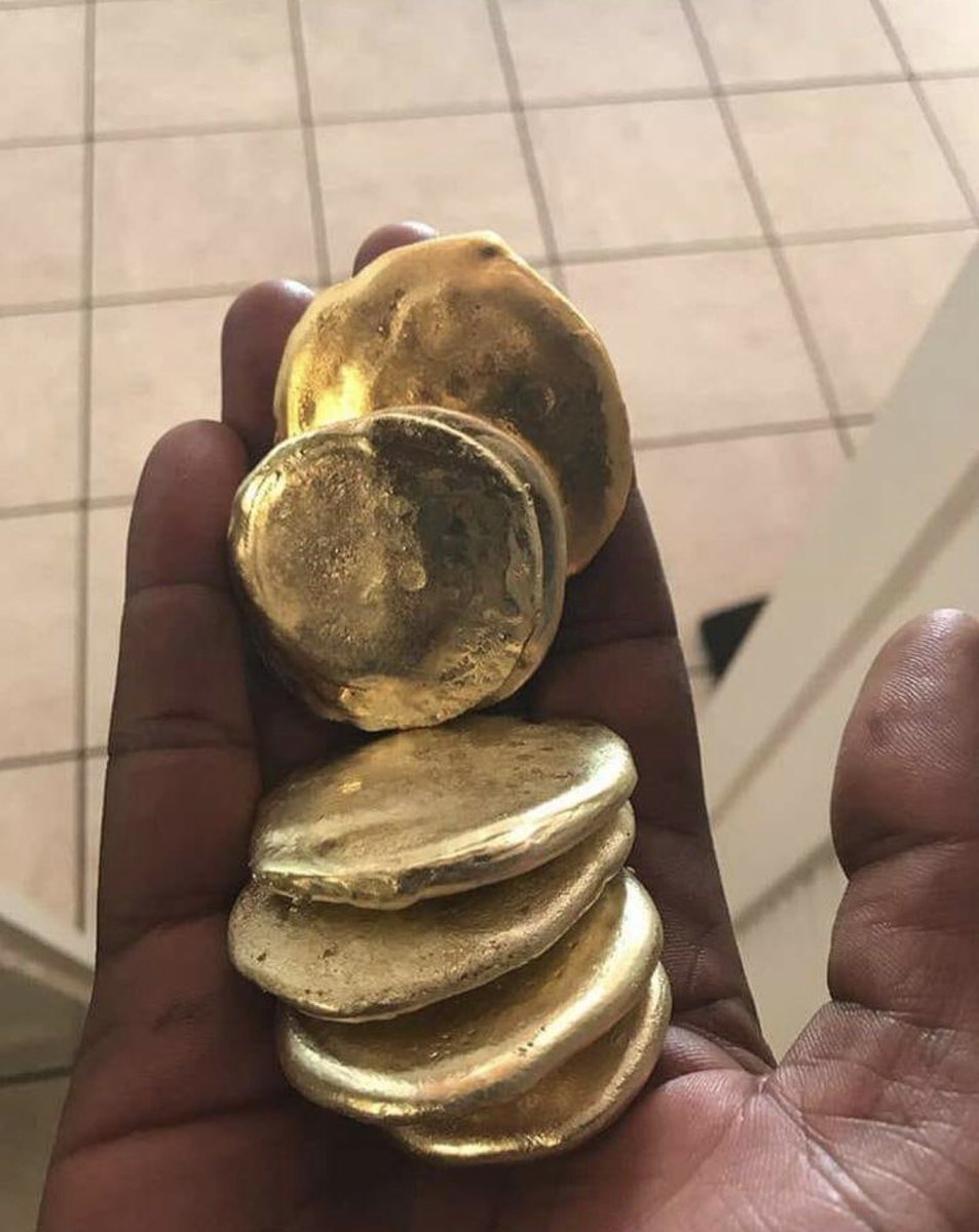 Gold available in cameroon. We welcome investors, or buyers!! Trade with us. Let us be your mandates!  #gold #buyers #worldwide #goldbuyers #invest