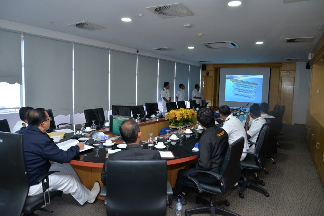 NatHydroCentre's tweet photo. Majlis Penutup Hydrographic Field Survey Project bagi Kursus Hidrografi UTM Hydro I FIG/IHO/ICA Kategori B -2019. Tahniah kepada semua peserta kursus di atas kejayaan menamatkan modul. Tahniah!

#Hydrography 
#HydroPeople
@tldm_rasmi 
@utm_my https://t.co/f11x5t51NE