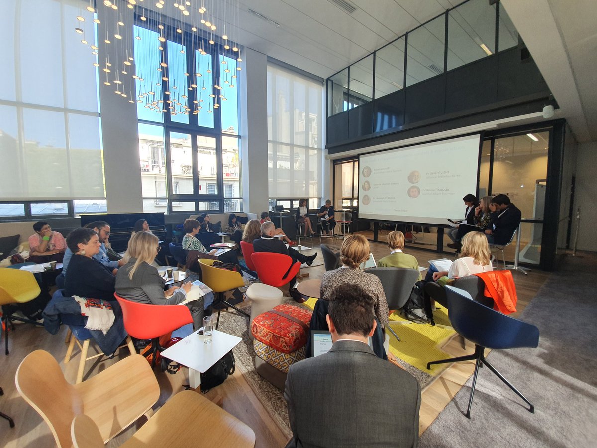 Lowpital's tweet photo. Première table ronde animée par Denise Silber @health20Paris, avec Roberte Aubert, @MounierEmeury, Laurence Verneuil, @Adel__Mebarki autour des constats et enjeux actuels concernant l'expérience patient. #ForumHumagine https://t.co/CowHj074g0
