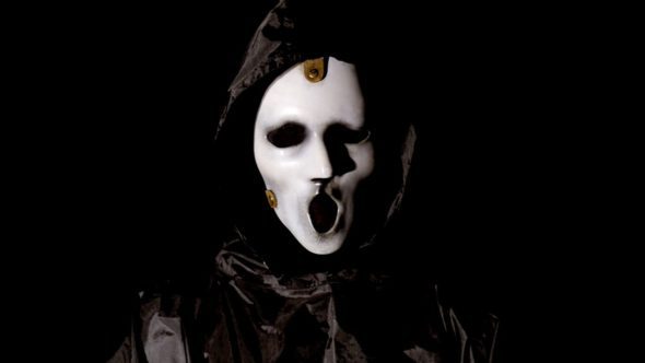 Eternal_Rage56's tweet photo. @VH1 @MTV @VH1Scream just made a petition to finish Emma's story. Shared onto my Twitter page #screamseason #finishemmasstory #screamtvshow #petition https://t.co/67cubbO0MD