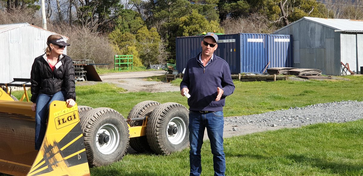 WCropW's tweet photo. Land levelling and surface drainage -  "It's all about making better use of the land you've got" Robbie Tole speaking to audience at #SPAAsymposium19 field trip. https://t.co/rsEREMPDTU