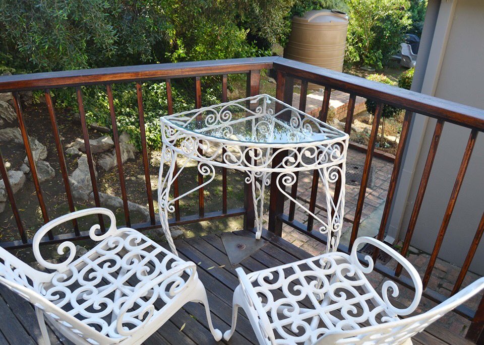 AQueenslin's tweet photo. The perfect place to create your new favourite memory. Visit https://t.co/7JPLOuJZ4u to reserve the Breakaway room for your next getaway.✨

#newfavourite #memory #visitpaarl #beautifulrooms #breakfastincluded #guesthouse #warmhospitality #homeawayfromhome https://t.co/miN7iOl7me