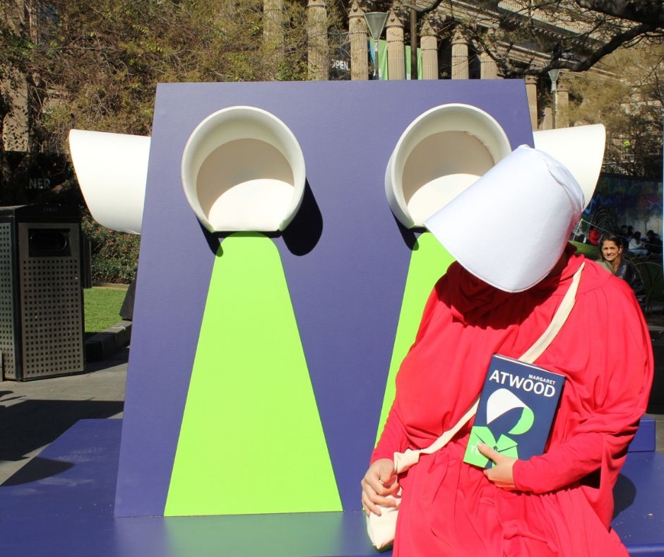 Library_Vic's tweet photo. Did you see our visitors on the forecourt today?👉📖 @MargaretAtwood #TheTestaments @PenguinBooksAus https://t.co/vqdkKdybSD