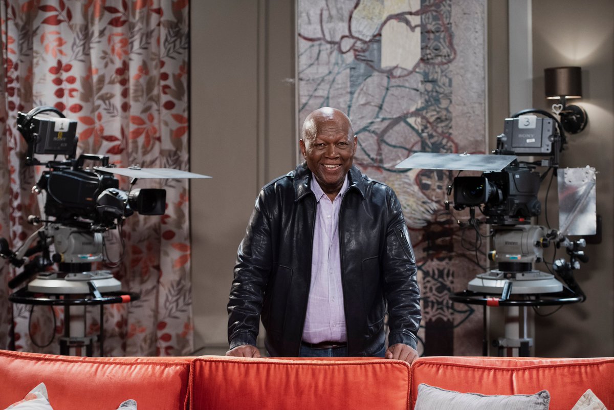 Gen_legacy's tweet photo. Happy Birthday to the creator of #GenerationsTheLegacy  🥳🥳 🥳🥳 Mr. Mfundi Vundla. An African icon👌 Have a wonderful day, Tata and may you be blessed with many more. 🎂🎁🎉 https://t.co/uEvgSNAYzq
