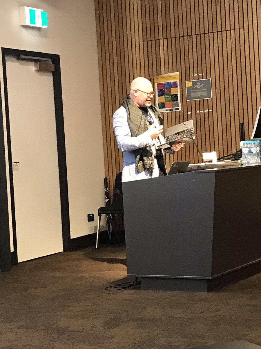 ragamouf's tweet photo. Woohoo!! @luc_betbeder opening #resbazsyd and sharing enthusiasm for bazaars, new research tech, and new methods, maybe including orientation of ones' laptop! https://t.co/POe9XFFo7k