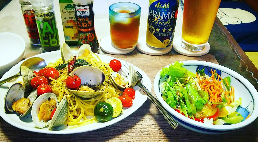 kyowhey713's tweet photo. ホンビノス貝のボンゴレ・ビアンコでした〜🍽✨
サラダも添えてお昼から #primerich でかんぱーい🍺
#飯テロ #飯テログラム
#ラジオ協会アルコール支部
#ツイッター晩酌部
#お腹ぺコリン部
#とにかく呑み隊
#とにかく呑もうよ倶楽部
#でぶ活 🐖 https://t.co/fpDdm2SetJ
