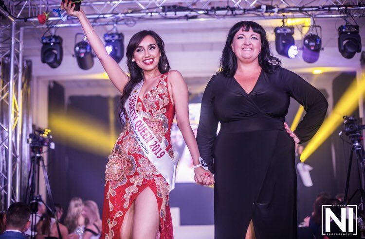 The moment Trish Raut was announced as this years top fundraiser at the finals of Miss England 2019 in Newcastle 🏴󠁧󠁢󠁥󠁮󠁧󠁿
Trish raised £9,999 split between  Sunshine Fund &amp; <a href="/MissWorldLtd/">Miss World</a>  Beauty with a Purpose 
#charitytuesday #misscharityqueen #missengland #topfundaiser