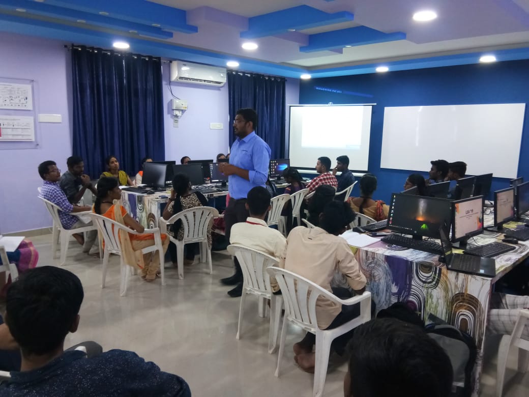 thesmartbridge's tweet photo. The warm hospitality and breathtaking generosity at #alagappa brings in a lot of enthusiasm. #InternetOfThings #ArtificialInteligence #ibm #ibmservices #trainingsession https://t.co/J42GOWOVSY