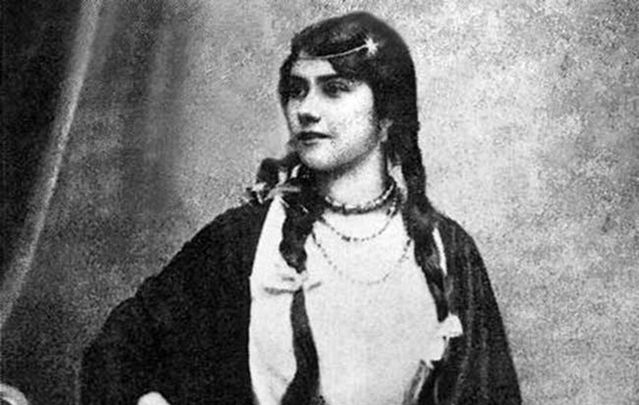 This day 157 years ago – 10 September 1862 – Eliza Lynch became the de facto First Lady of Paraguay when her partner, Francisco Solano López, became President of the country.

Lynch was born in Chareville, Co. Cork. She moved to Paraguay after meeting López in Paris in 1854.