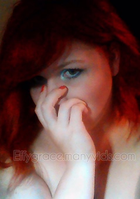 Old red hair pics ❤️💋 what music has everyone been listening to lately? https://t.co/260TKU29yv