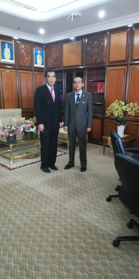 yusufghani200's tweet photo. Alhahmdullillah... Telah melapor diri kpd YB Dato SUK sebagai Pgh Jkr Trg pagi ini Selasa 10/9/19 https://t.co/ZtbBsfDYNl