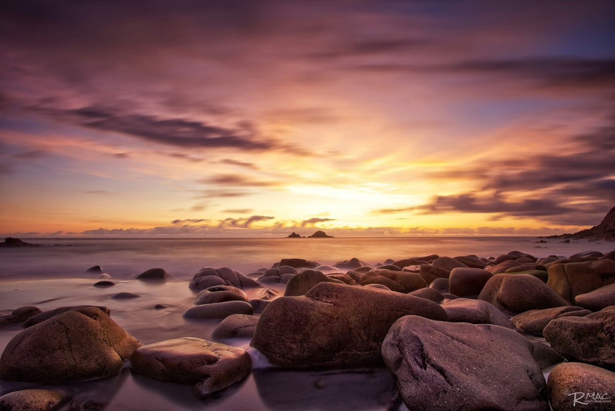 RMACimages's tweet photo. At last minute trip to Cornwall on Saturday resulted in my favourite sunset of the year

Porth Nanven nr Cape Cornwall

Shot using my @FujifilmX_UK X-T10

#Cornwall #landscapephotography #PhotoOfTheWeek #sunset https://t.co/EAv2zegX4C