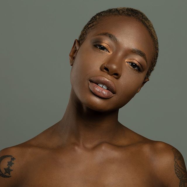 RUSSKEMPSTUDIO's tweet photo. Always time to fit a beauty shot into a shoot. Couldn’t help myself, Robyn looking amazing. Thanks to Claire creating this makeup look that compliments her beautifully.

Model: @robynmukoyi 
MUA: @lamour_beauty_therapy 
#russkempphotography #russkemp #fa… https://t.co/1TtGb9xcgc https://t.co/GQ1uSiFypz