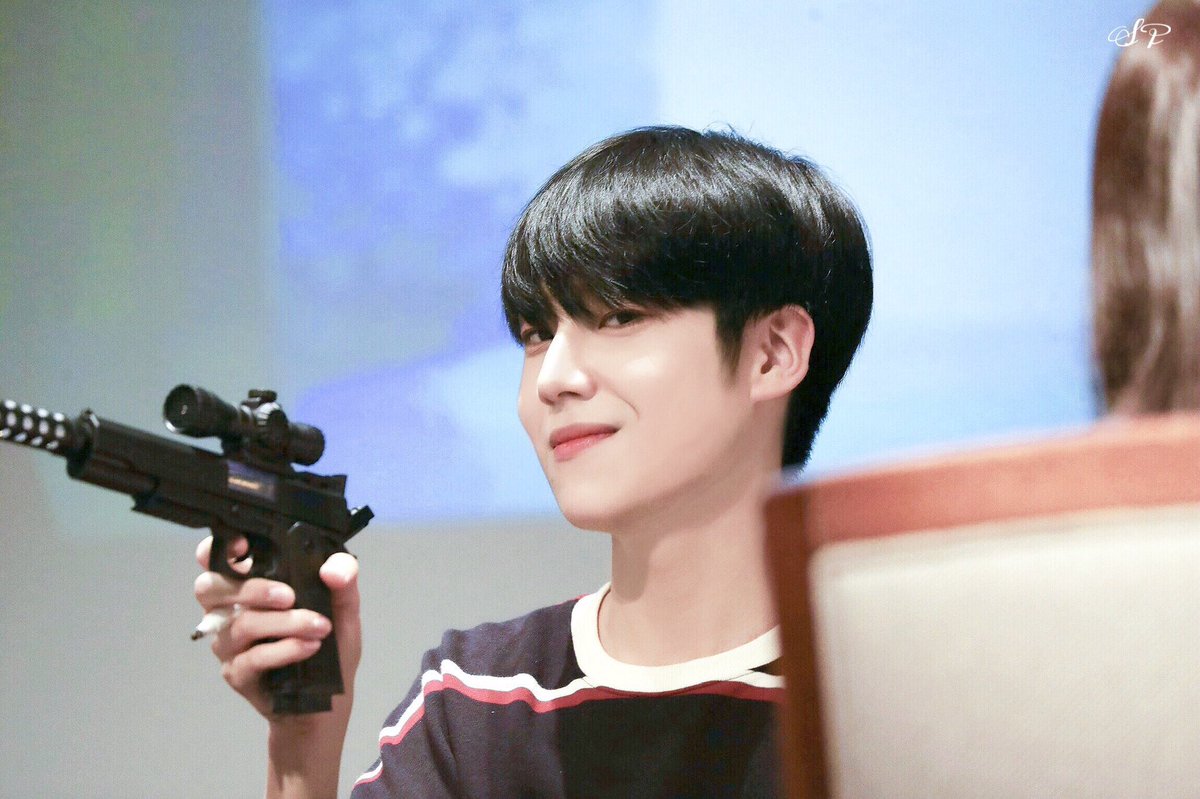 borrorris_'s tweet photo. ขึ้นเทรนอีกแน้ว เพราะความหล่อความน่ารักแน่นอน😳♥️ #LEEEUNSANG https://t.co/Ppb77coyzY