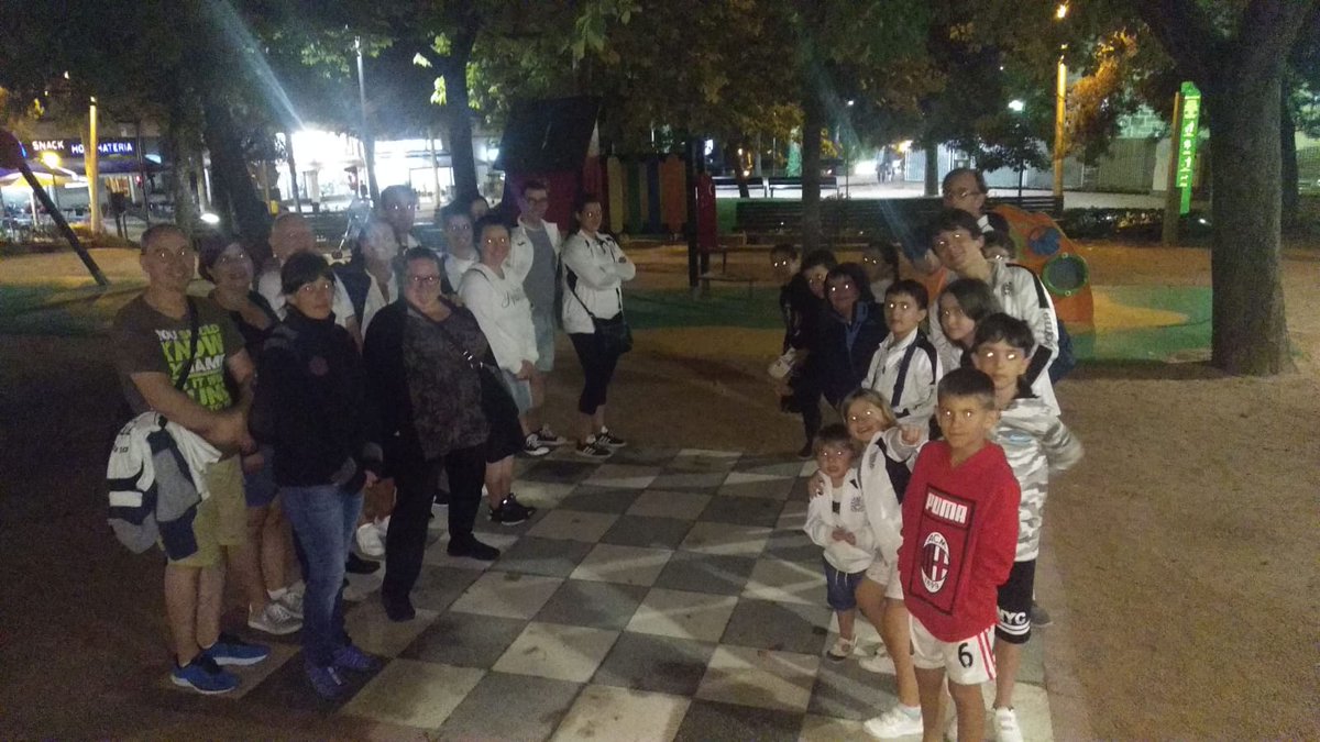 CASanturtzi's tweet photo. Sin acabar el verano ...Nos vamos al II #Torneo Internacional #Escolar por equipos de #Jaca #Pirineos organizado por #DiegoDelRey y el Sub2300. Una vez más #aprendizaje #convivencia #turismo #amistad #valores y mucho mucho #ajedrez #santurtzi 
Más info en: https://t.co/7X7QxU09UZ https://t.co/VaBOVTNvwi