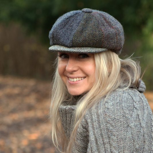 GlencroftUK's tweet photo. With women on their board in the 1920s, the #peakyblinders, sporting their iconic #bakerboycaps, were well ahead of their time 👏 So for all the women wanting to rock the #peakyblinderstyle check out our #harristweed caps #notjustforboys #madeinbritain
https://t.co/BKMbBEHH2I https://t.co/bRESAcpWY5