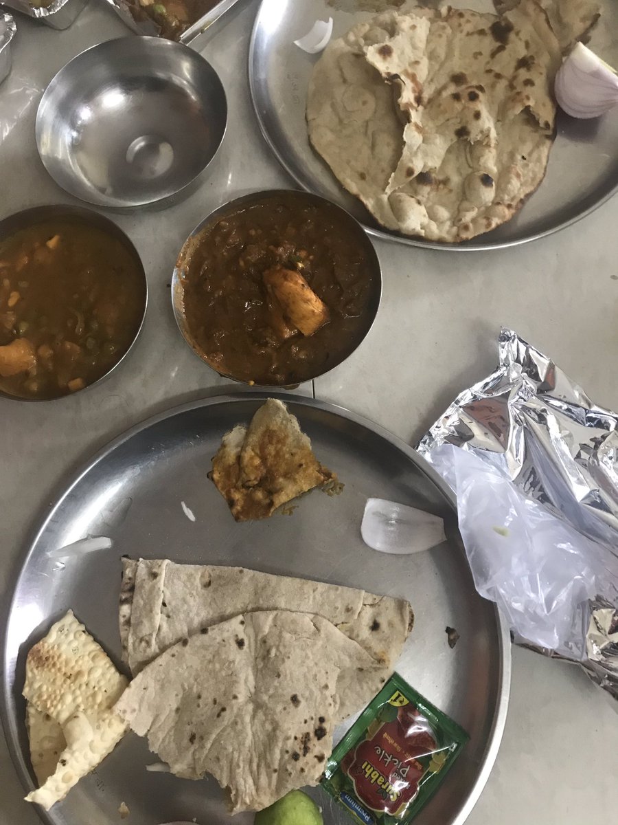 rnats07's tweet image. @ZomatoIN I have ordered paneer thali and I received chicken...