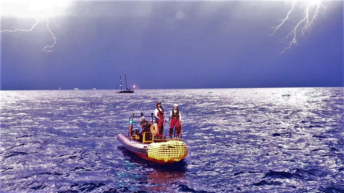 msfnorge's tweet photo. En seilbåt reddet 34 mennesker i nød på Middelhavet. I natt ble det uvær og alle ble overført til #OceanViking.
En gravid kvinne og et barn på ett år er blant de som ble reddet. Totalt er nå 84 mennesker om bord på skipet. https://t.co/4sGHiKhQV9