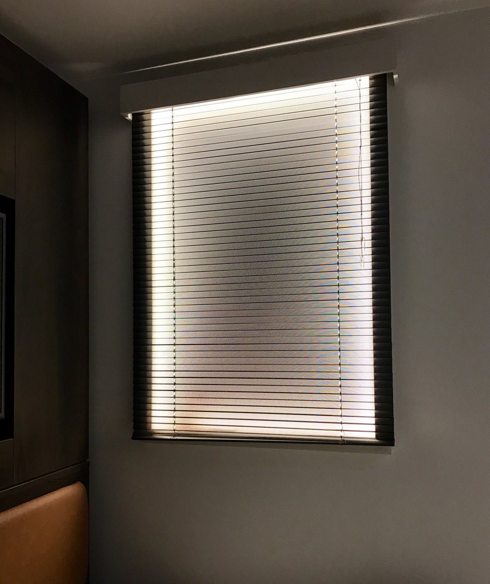 joverrent's tweet photo. OMG! The windowless room - with the fake blind? IN THE MORNING IT LIGHTS UP LIKE ITS... MORNING!! #toomuchrealism https://t.co/VDouwIVxYF