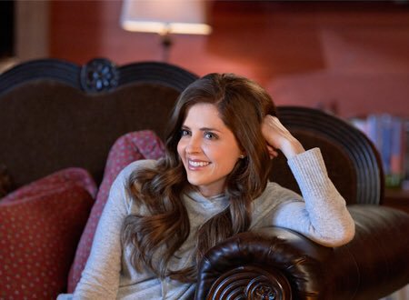 natalliayakube2's tweet photo. Really loved and adored #awinterlovestory @jen_lilley & @kevin_mcGarry @hallmarkchannel https://t.co/YgMy24DXju